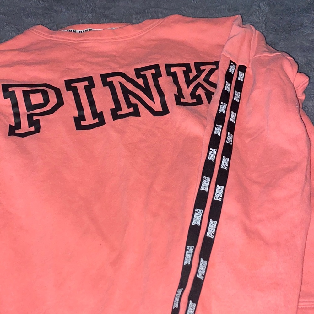 vs pink crewneck